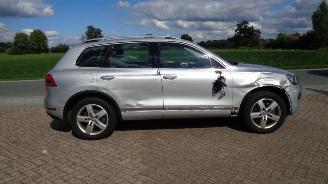 Volkswagen Touareg 3.0tsi hybrid  leer navi picture 7