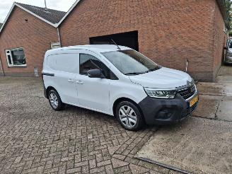 krockskadad bil bedrijf Renault Kangoo 1.5 dci  75pk   schuifdeur    navi   clima 2024/12