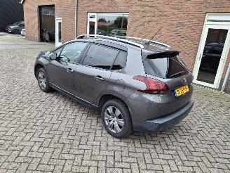 Peugeot 2008 1.2 82pk allure  navi clima picture 4