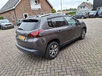 Peugeot 2008 1.2 82pk allure  navi clima picture 3