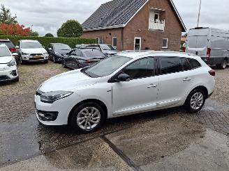 Voiture accidenté Renault Mégane 1.2 tce  85 kw  navi 2015/2