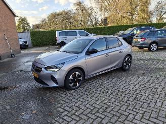 Auto incidentate Opel Corsa-E 136pk navi    50kwh   navi 2022/2
