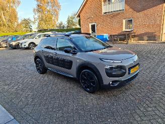 Schadeauto Citroën C4 cactus 1.2I 110PK NAVI  SHINE 2014/11
