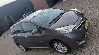 Schadeauto Toyota Verso S 1.3 vvti   73kw  automaat   navi 2012/2