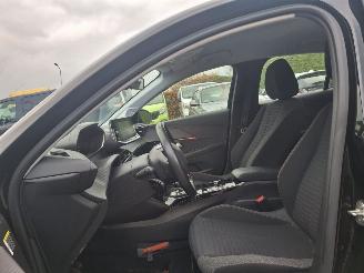 Peugeot e-208 ev  100kw   navi clima picture 7