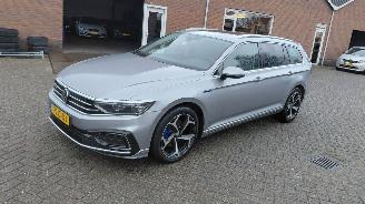 Damaged car Volkswagen Passat 1.4 tsi hybrid pano    navi clima 2020/10