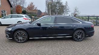 Vaurioauto  passenger cars Audi A8 3.0i hybrid  lang uitvoering   310kw 2021/2