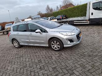 Schadeauto Peugeot 308 1.6 vti  88kw    pano navi  clima 2013/3