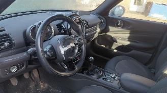 Mini Clubman 1.5i 102 pk  clima navi picture 4