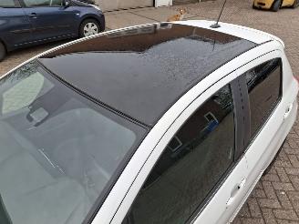 Toyota Yaris 1.5 hybrid   clima  pano picture 4