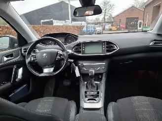 Peugeot 308 1.6 hdi automaat pano    navi   120pk picture 8