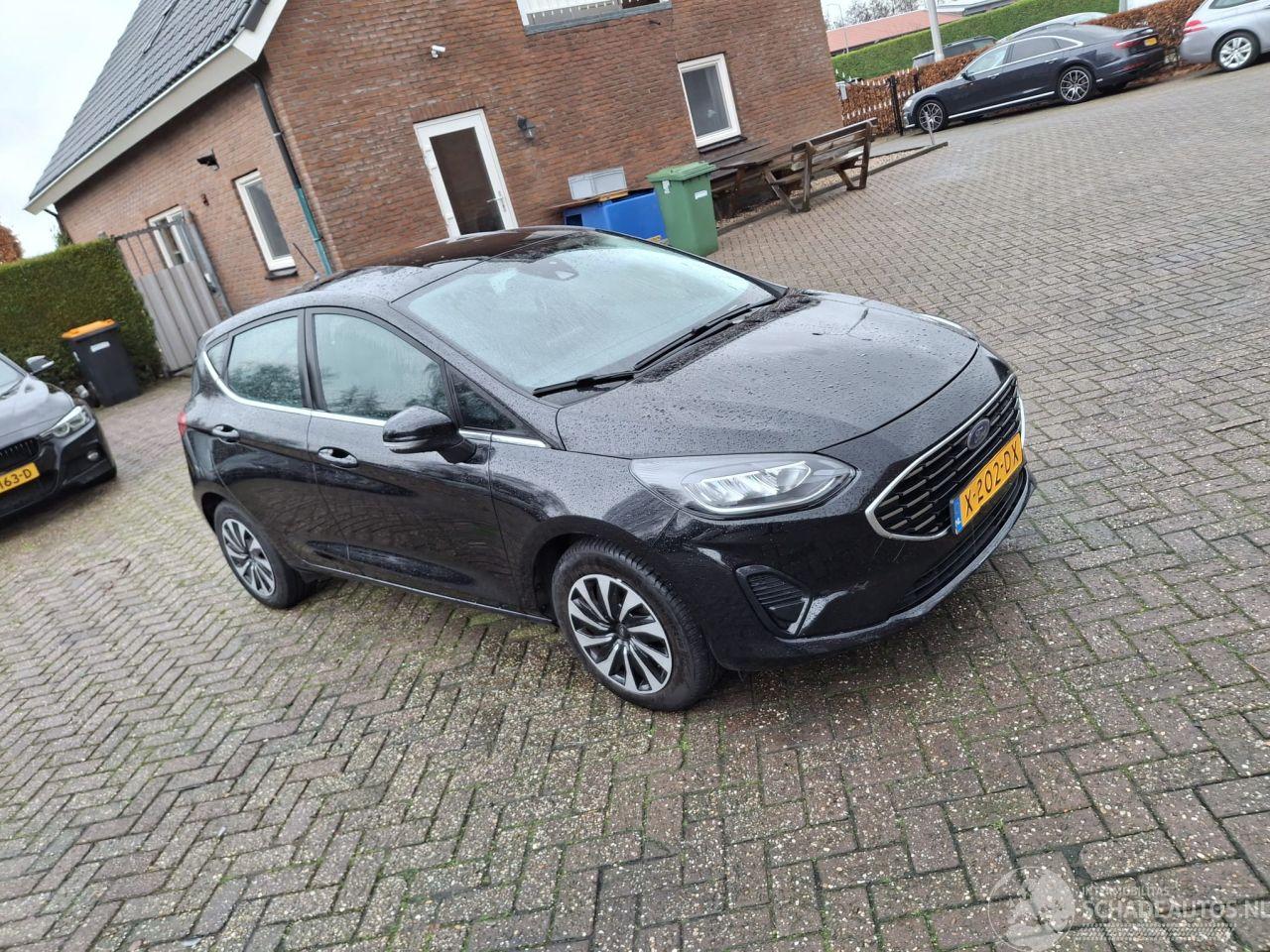 Ford Fiesta 1.0  hybrid  92kw  navi clima  titanium