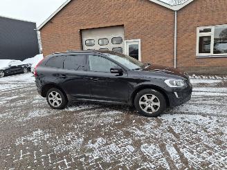 krockskadad bil auto Volvo Xc-60 2.0 d3  150pk   clima navi 2016/4
