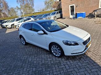 krockskadad bil auto Volvo V-40 1.6 t3   pano clima 2012/11
