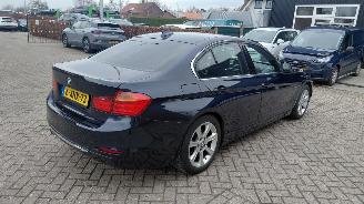 Unfallwagen BMW 3-serie 320 diesel automaat  163pk navi 2014/9
