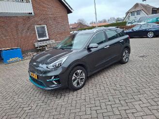 uszkodzony samochody osobowe Kia Niro dynamic line 64kwh   204pk navi clima 2021/11