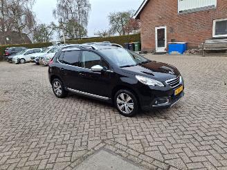 krockskadad bil auto Peugeot 2008 1.2 vti  82pk pano automaat navi 2014/7