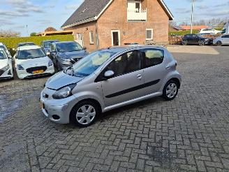 Schadeauto Toyota Aygo 1.0 vtti   navi    airco 2011/5
