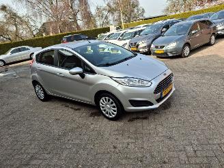damaged passenger cars Ford Fiesta 1.0i  airco 5drs navi 2016/2