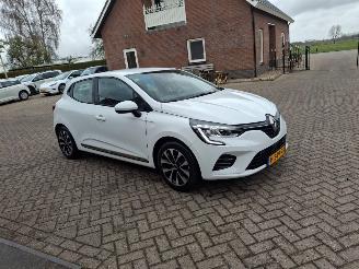 Schadeauto Renault Clio 1.0 tce zen   74kw  navi clima 2020/4