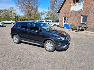 Damaged car Suzuki S-Cross 1.0i  82kw  airco navi 2020/6