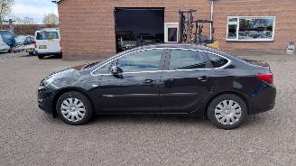Opel Astra 1.4i automaat    navi 140pk navi clima picture 3
