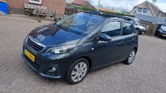 krockskadad bil auto Peugeot 108 1.0 vti  72pk   cabrio top 2018/6