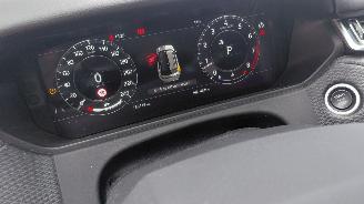 Vaurioauto  passenger cars Land Rover Range Rover Velar 2.0i  300pk  awd   navi 2018/12