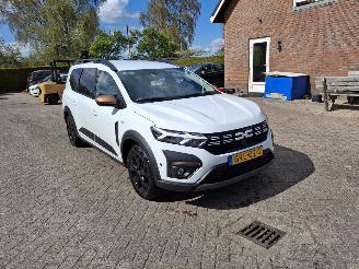 krockskadad bil auto Dacia Jogger 1.6 Hybrid 140 Navi 7 Persoons 2024/11
