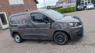 Peugeot Partner 1.5 hdi  131pk  automaat 3 persoons   navi picture 14