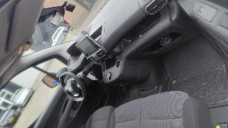 Peugeot Partner 1.5 hdi  131pk  automaat 3 persoons   navi picture 13
