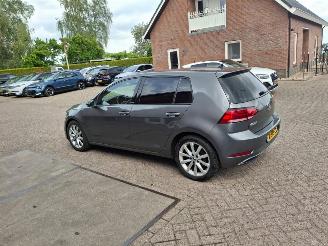 Vaurioauto  passenger cars Volkswagen Golf 1.5 tsi 110kw automaat navi 2019/12