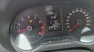 damaged passenger cars Volkswagen Polo 1.2i 69pk   5drs airco 2010/1