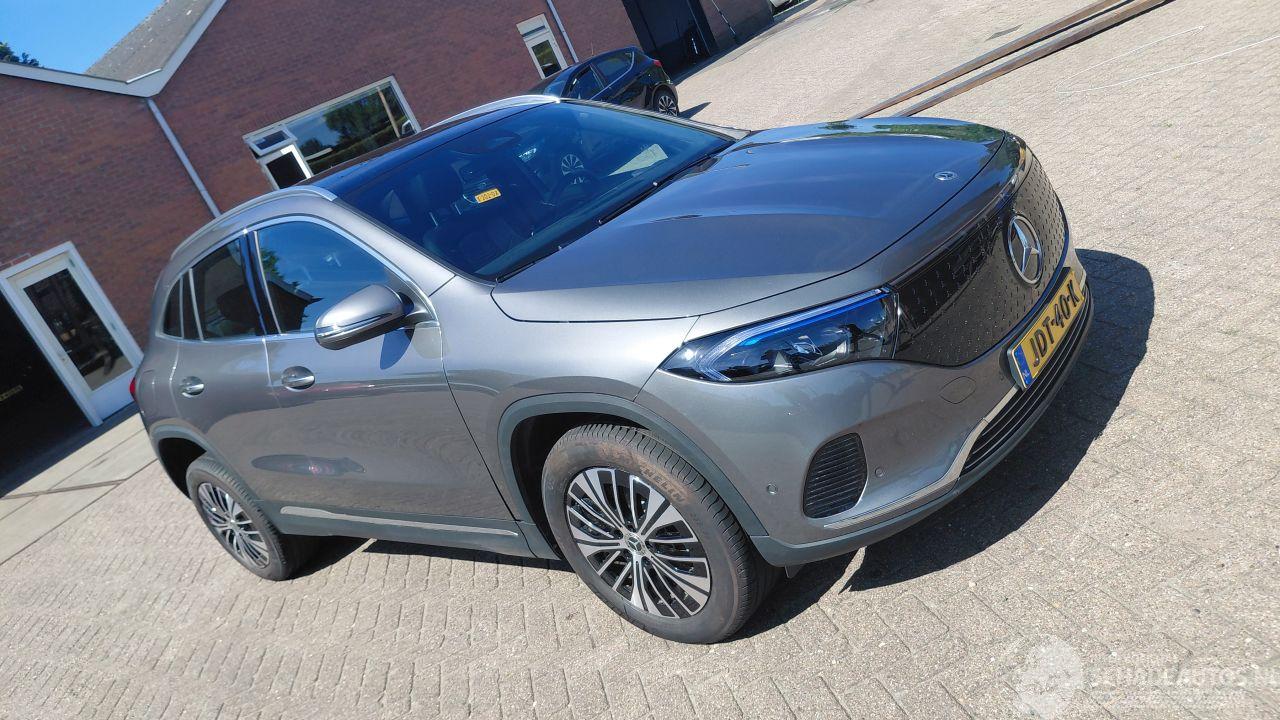 Mercedes EQA 250  140kw    pano navi     71kwh