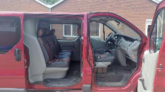 skadebil bedrijf Opel Vivaro 2.5 cdti  114pk   lee arco  114pk 2010/3