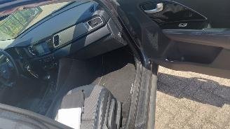 Kia Niro 1.6 hybrid  77kw  automaat picture 2