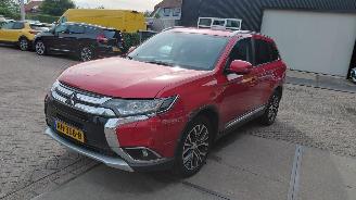 Unfallwagen Mitsubishi Outlander 2.0i  150pk automaat   clima navi 2017/1