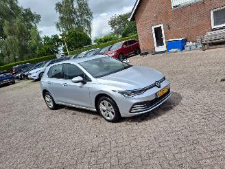 Auto incidentate Volkswagen Golf 1.0 hybrid  110pk automaat navi 2023/4