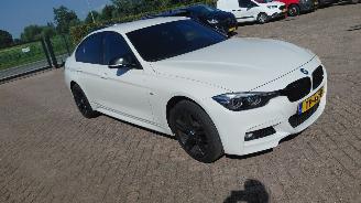 krockskadad bil auto BMW 3-serie 318i  m sports clima 2018/9