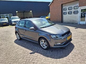 Schadeauto Volkswagen Polo 1.2 tsi  66kw  airco navi 2017/2