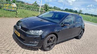Schadeauto Volkswagen Golf 1.4 tsi  150pk automaat  clima navi 2015/7