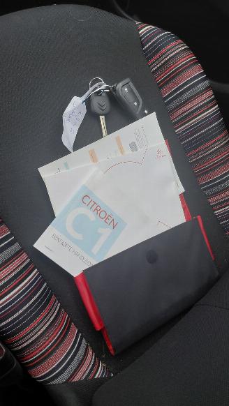 skadebil auto Citroën C1 1.0 vti shine  clima navi lmv 2021/3