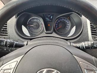 Hyundai Ix20 1.6i  125pk  automaat   clima picture 12