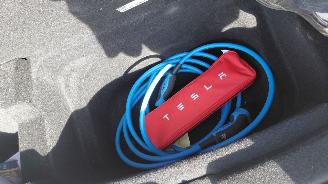 krockskadad bil auto Tesla Model Y 256pk  pano 2025/9