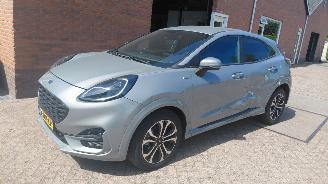 Damaged car Ford Puma 1.0 hybrid  125pk  titanium   navi 2021/7