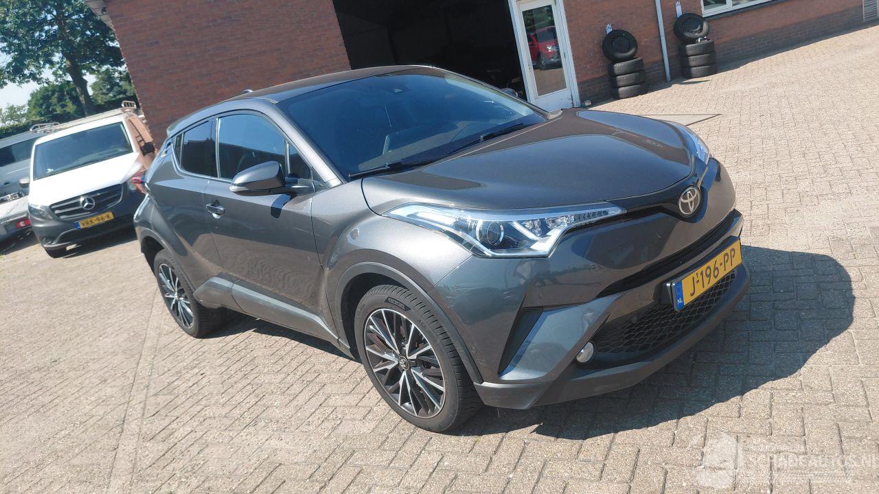 Toyota C-HR 1.2i  85kw   automaat navi leer