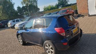 damaged passenger cars Toyota Rav-4 2.0 vtti  152pk  automaat  4x4 2009/7