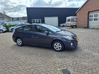 Damaged car Toyota Prius 1.8 hybrid 73kw 2011/3