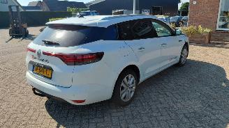 krockskadad bil auto Renault Mégane 1.3 tce  103kw  automaat   140pk  navi clima 2022/1