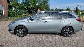 Coche accidentado Toyota Auris 1.2i  85kw   navi  clima 2016/2